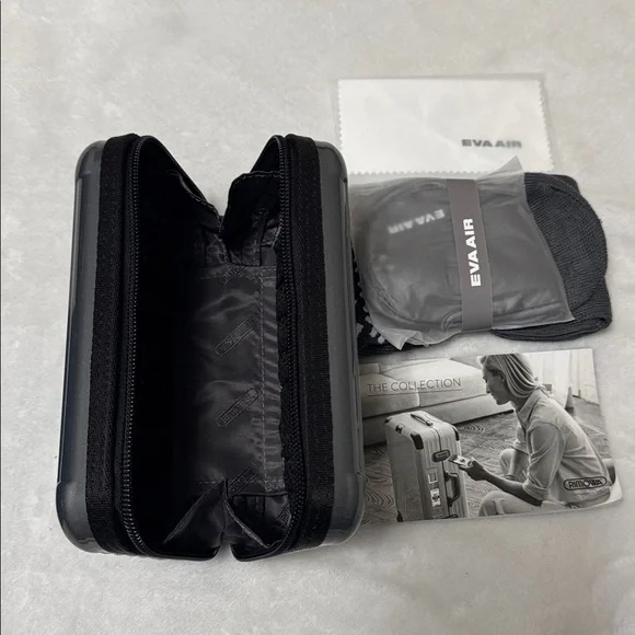 RIMOWA Metallic Blue and Charcoal Cases - Picture 6 of 7